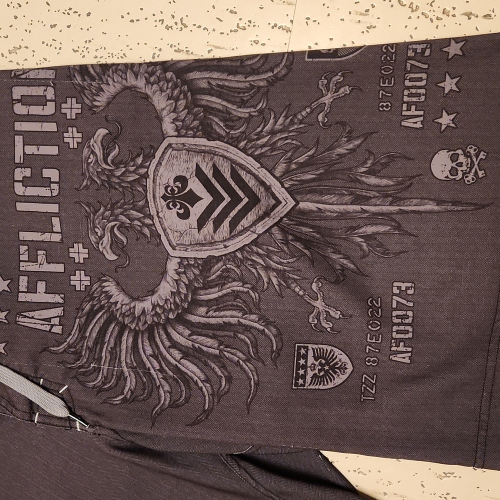 Affliction Embroidered Spell Out Logo Full Graphic Shorts Grey And Black - Picture 3 of 16